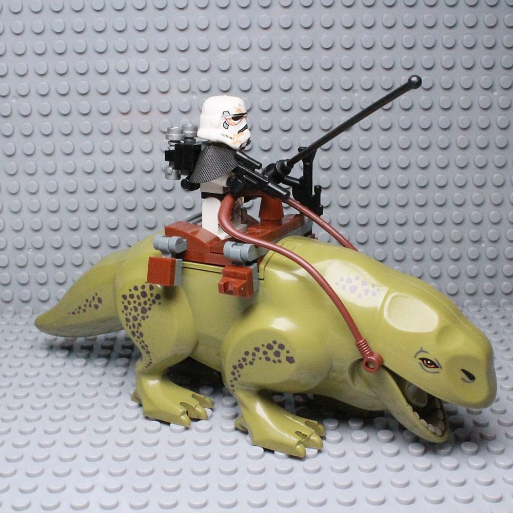Star Wars Dewback Sand Stormtrooper Minifigure Set - Picture 2 of 3